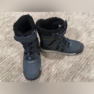 Boy north face snow boots
